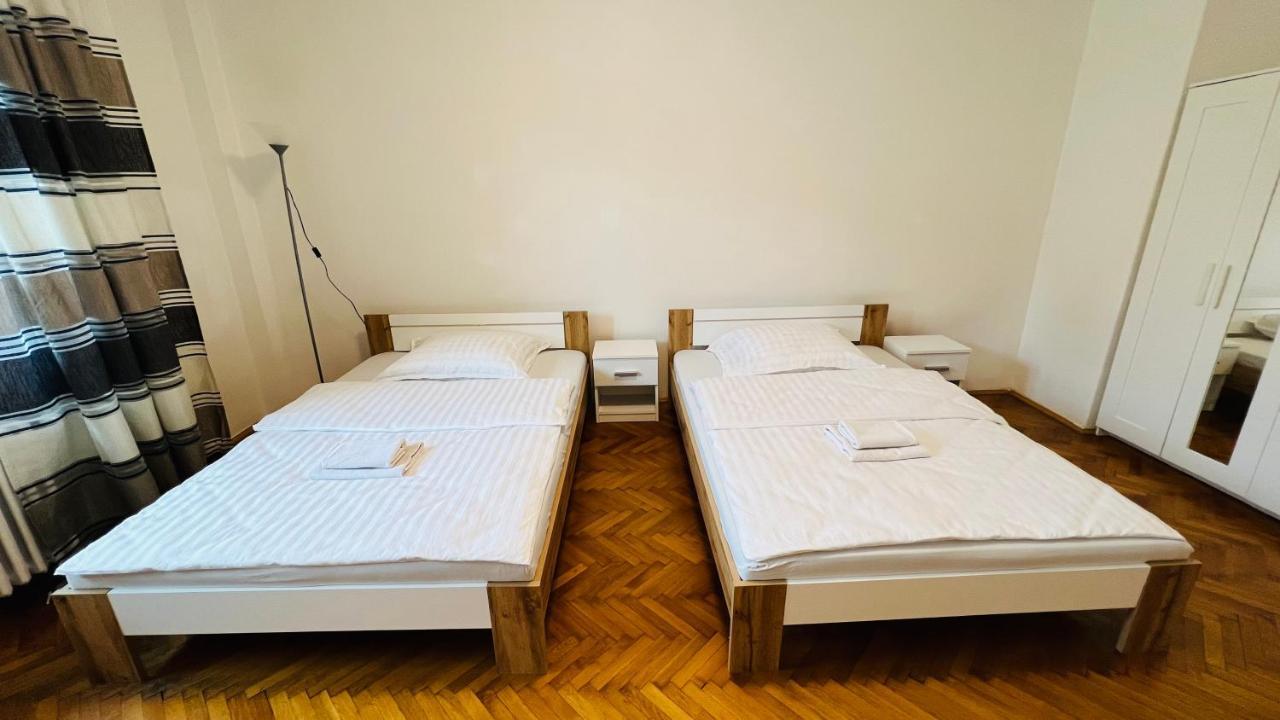 Apartmán Cosy Flat In The Heart Of Praha Exteriér fotografie