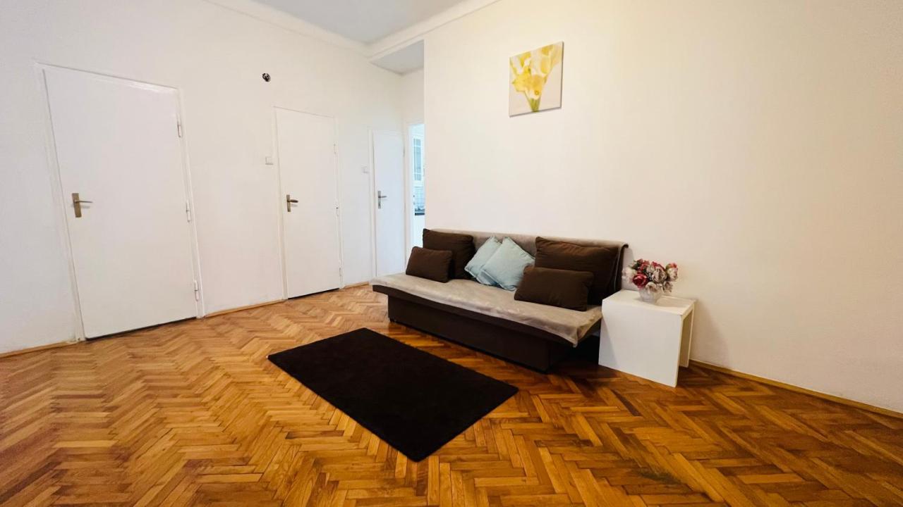 Apartmán Cosy Flat In The Heart Of Praha Exteriér fotografie